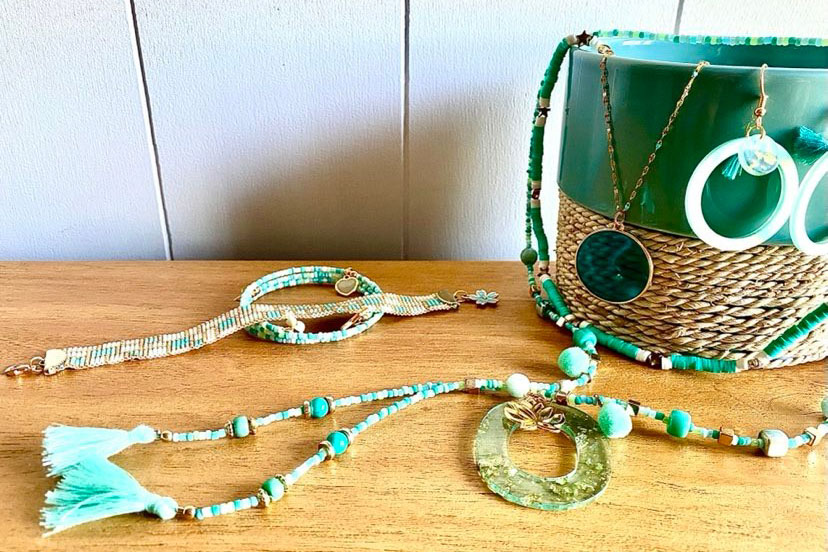 Parure bijoux perles vert d'eau